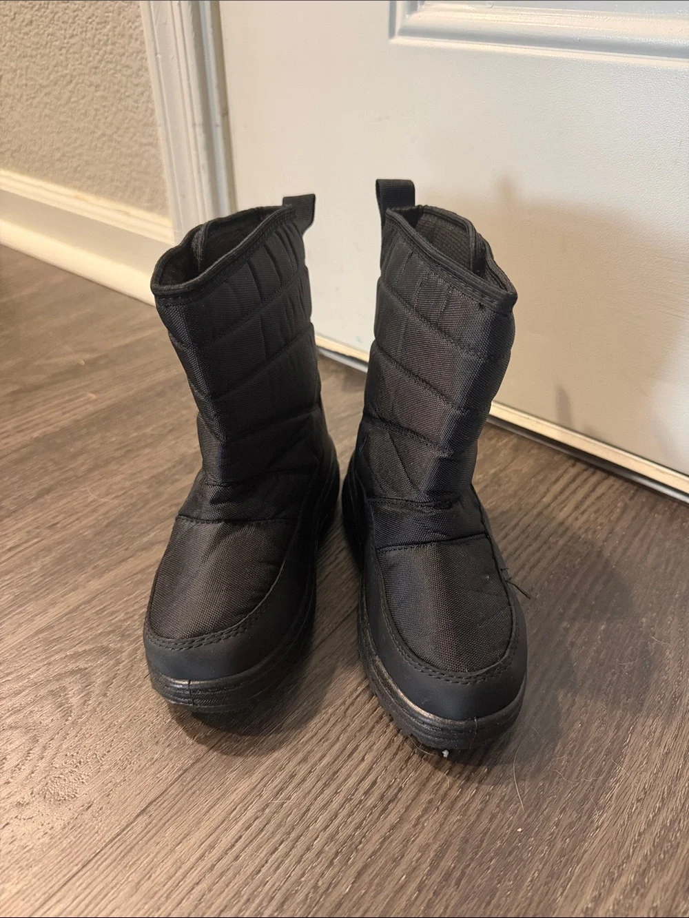 Black Insulated Winter Boots